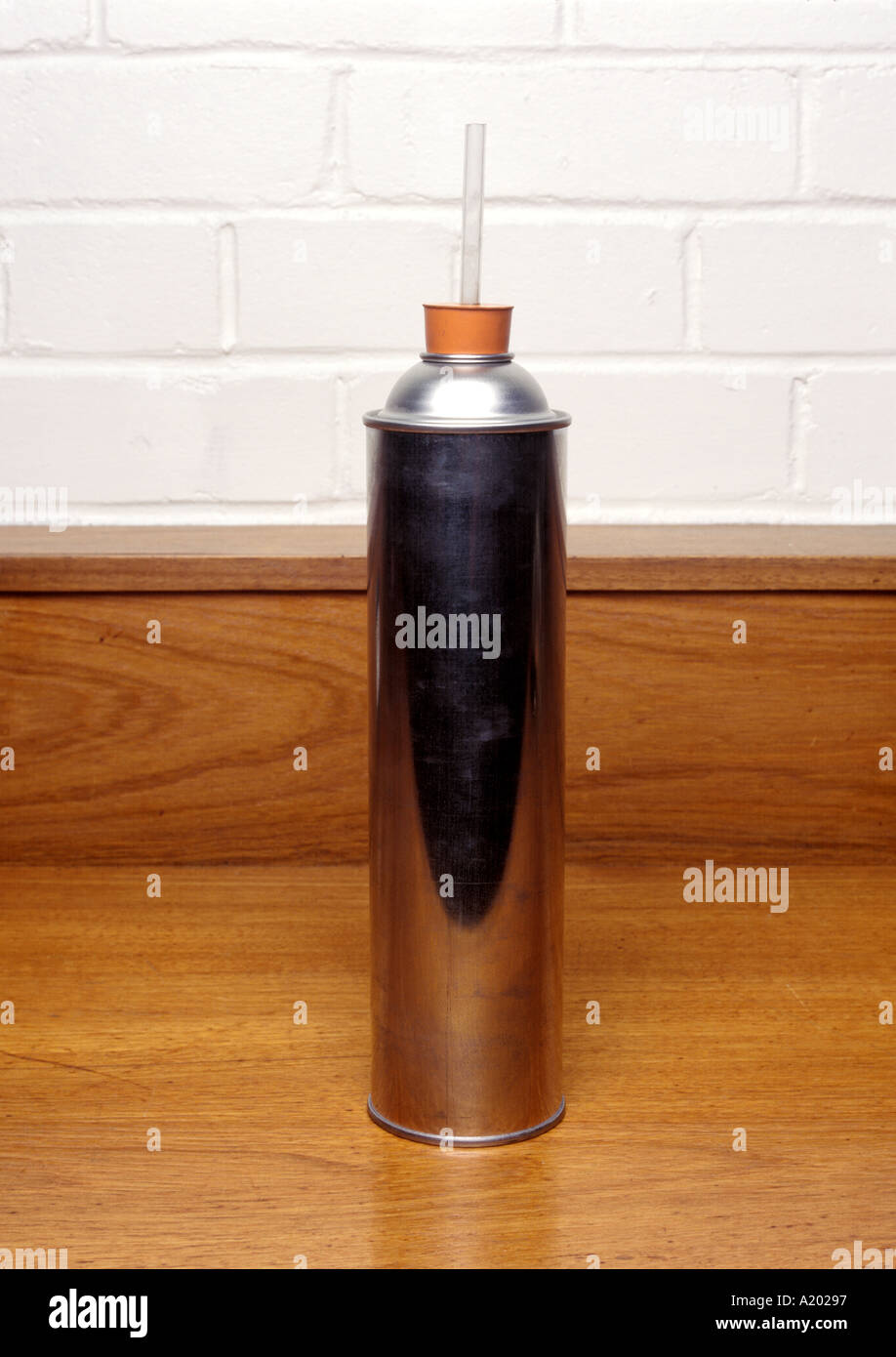 crushing can 1 uncrushed see A20298 for crushed can Stock Photo Alamy