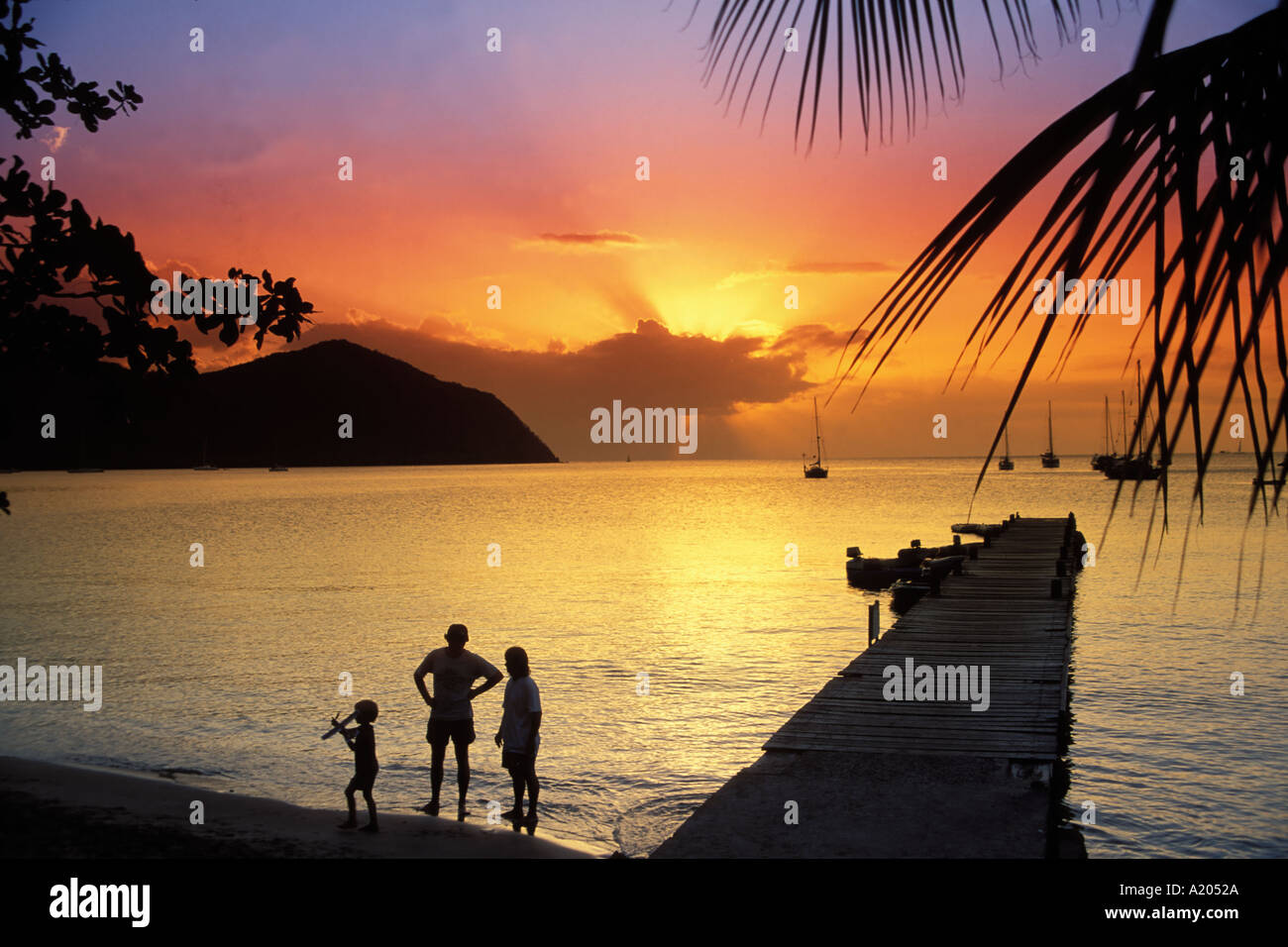 Caribbean family hi-res stock photography and images - Alamy