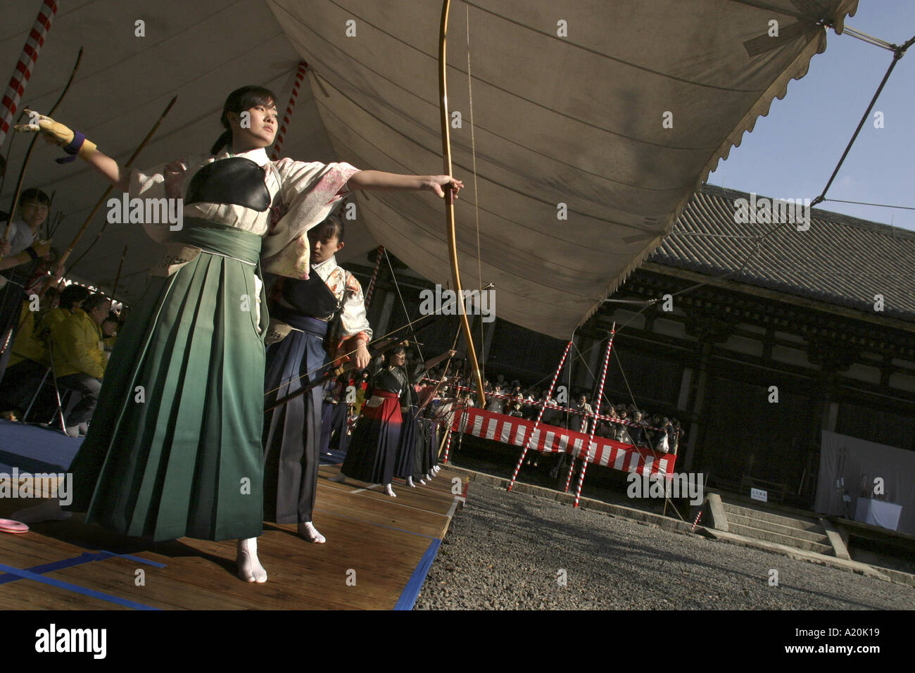 Toshi ya Matsuri archery festival, Sanjusangendo Buddhist temple, Kyoto, Japan Stock Photo Alamy