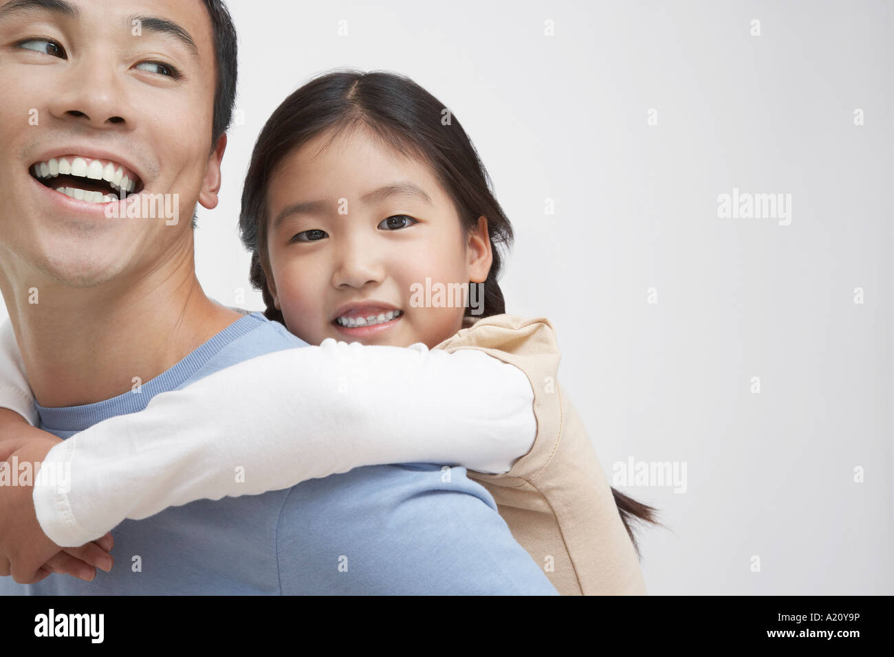 Girls shoulder ride hi-res stock photography and images - Alamy