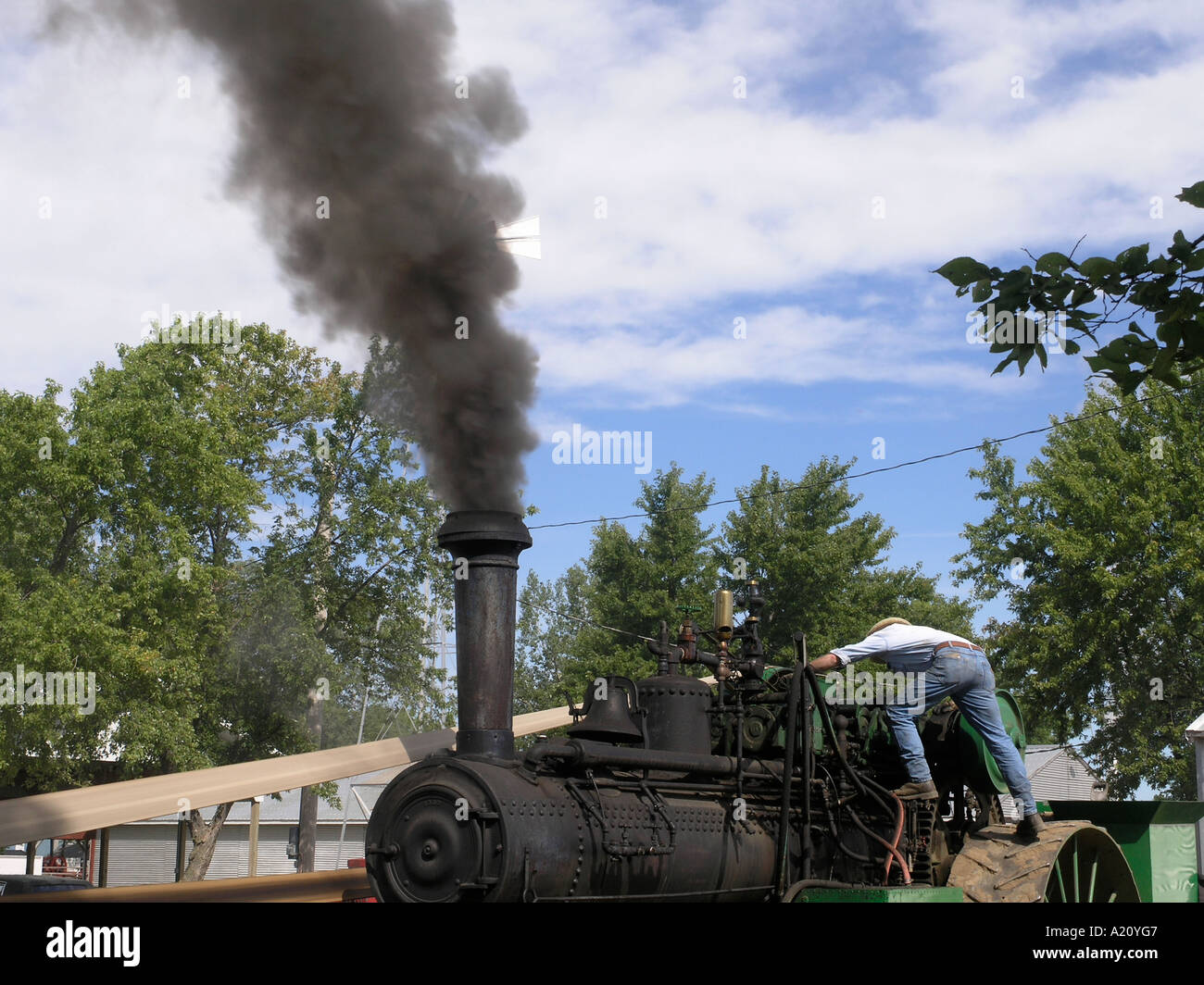 Steam engine running gear hires stock photography and images Alamy