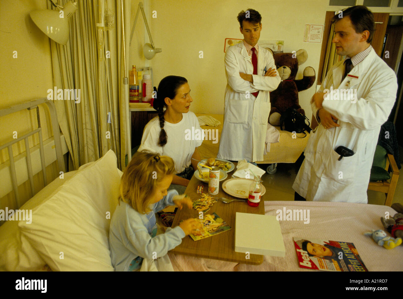 Ward round hospital hi-res stock photography and images - Alamy