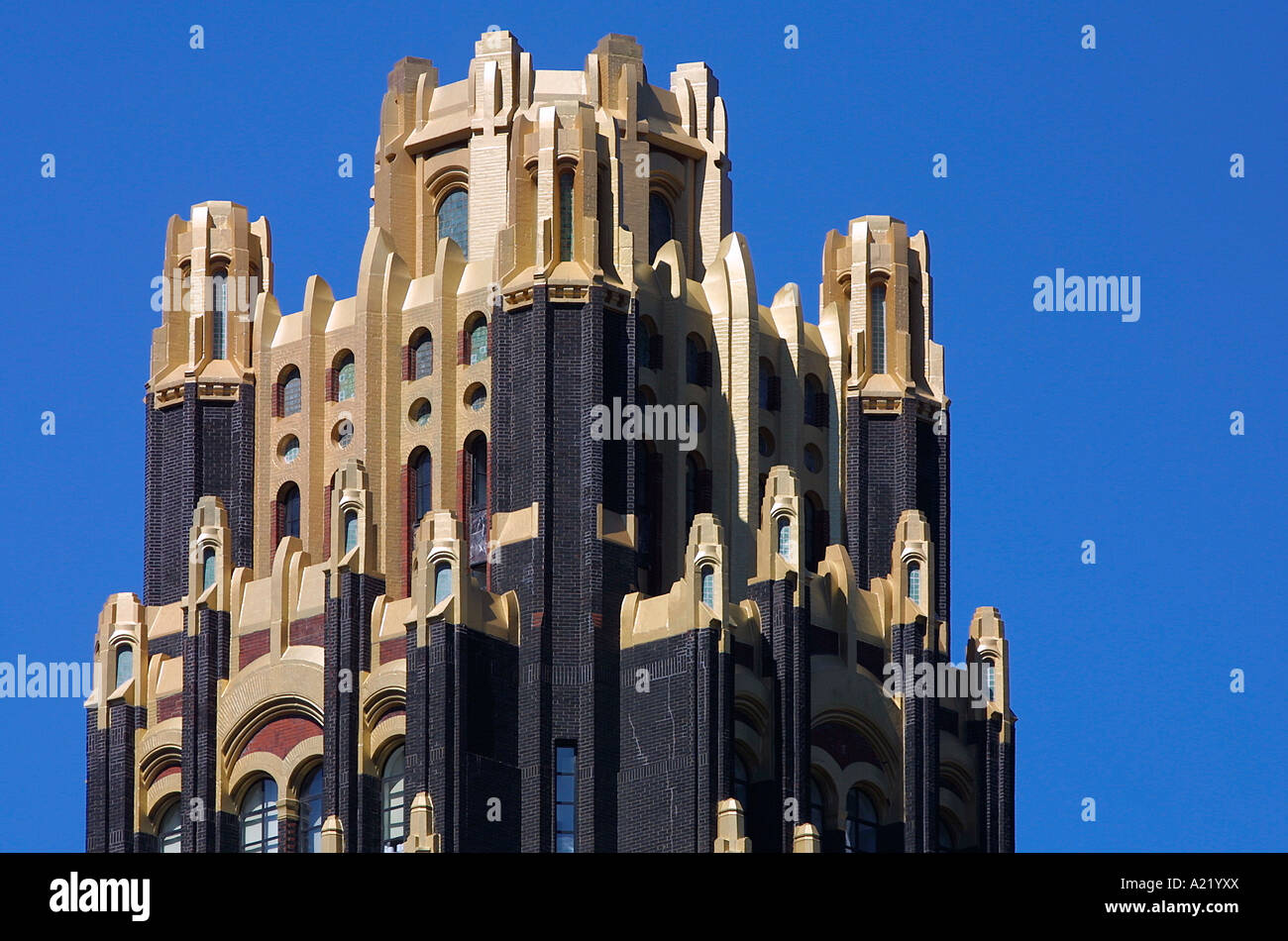 Architects Hood and Fouilhoux 1924 American Radiator Building