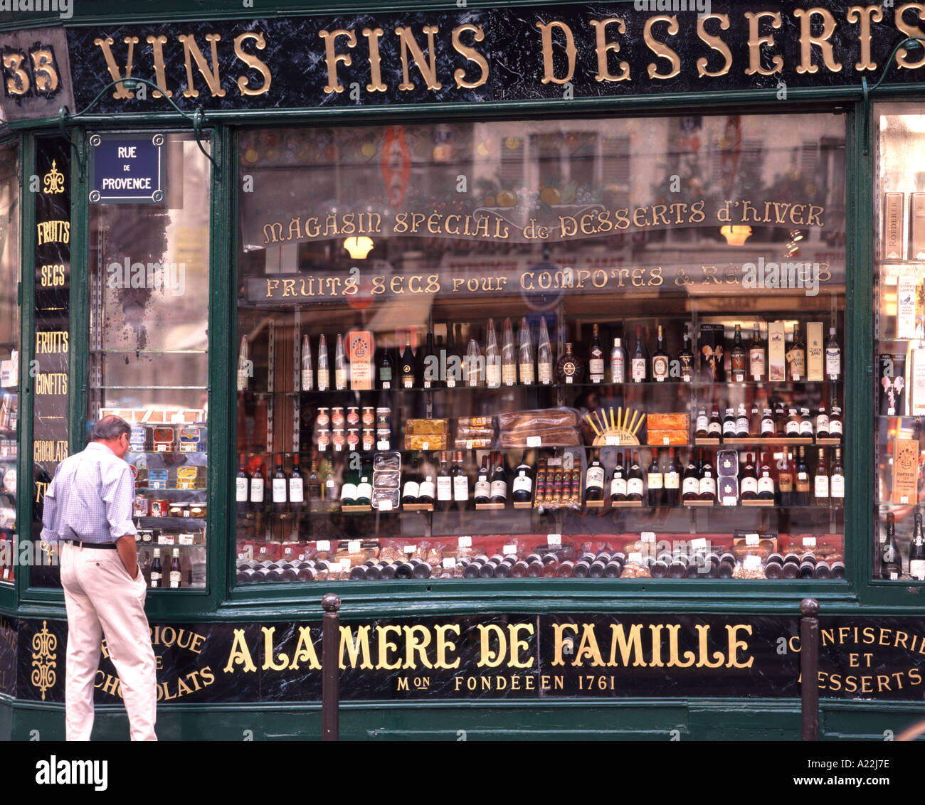 Pattisserie and Wine Shop, Paris, France Stock Photo Alamy