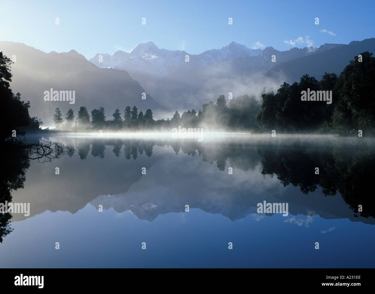 Lake Matheson New Zealand Stock Photo - Alamy