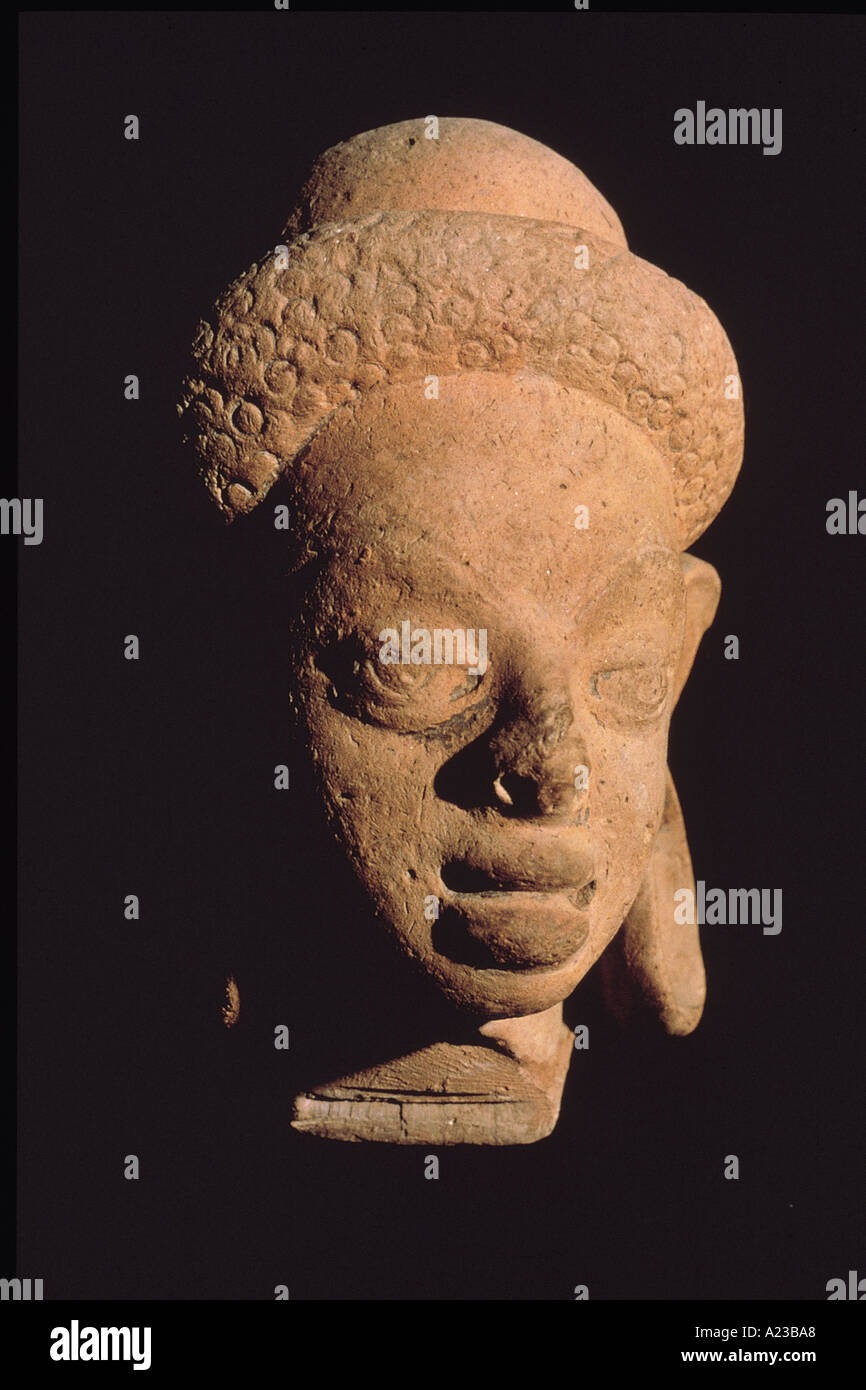 Indian art terracotta sunga female hires stock photography and images