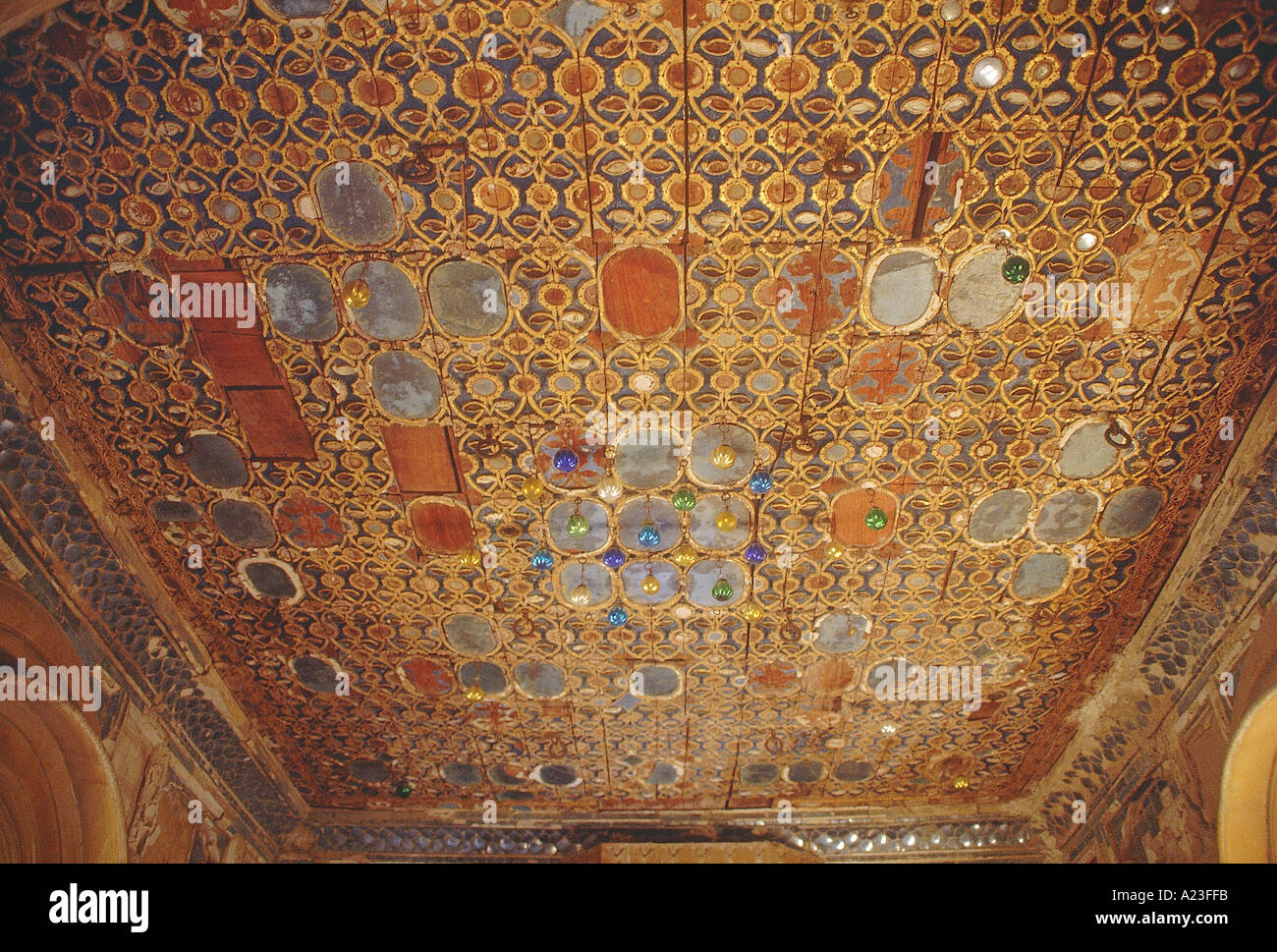 Carving and designs on the roof of Diwan Nathmal ki Haveli in Jaisalmer. Rajasthan, India. Stock Photo