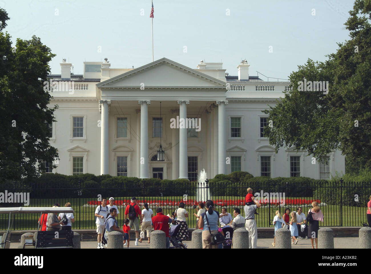 Whitehouse flag usa hi-res stock photography and images - Alamy
