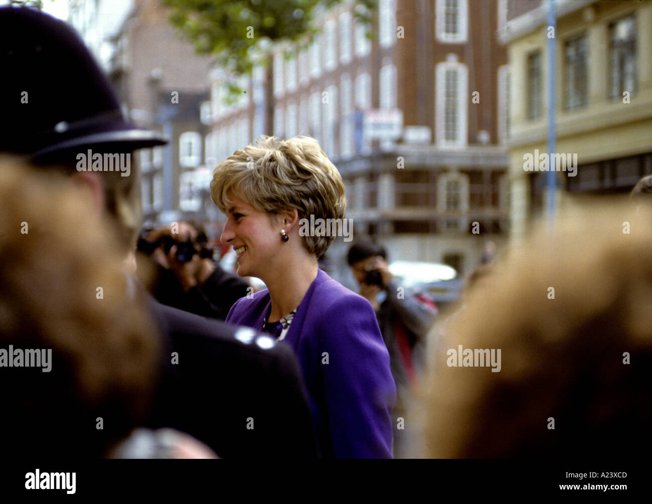 HRH DIANA -PRINCESS OF WALES VISITS THE ARTS COUNCIL IN GT PETER ST WESTMINSTER LONDON UK Stock Photo