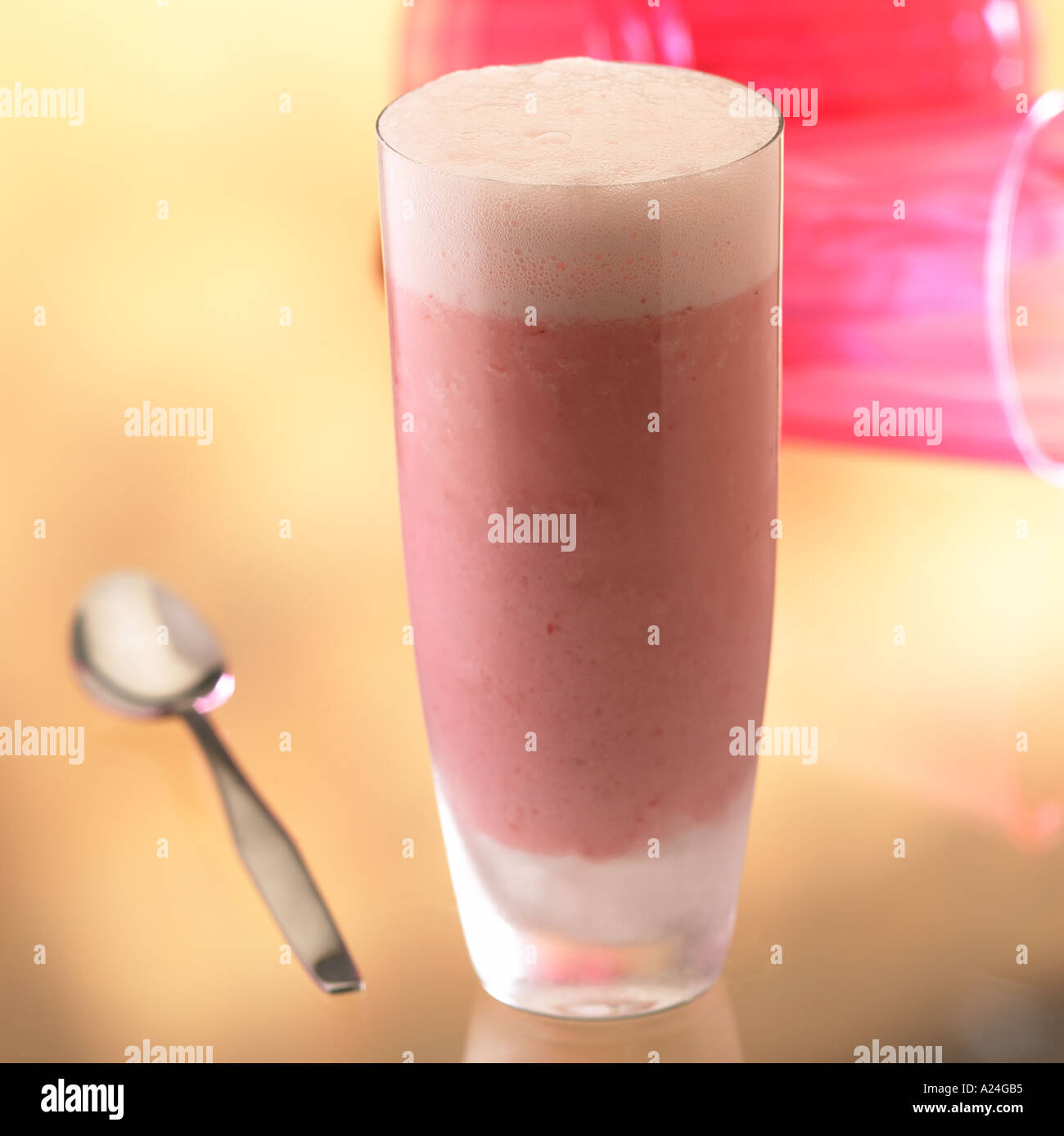 Cocktail Junior Dancer Banana Strawberries cream Grenadine ice lemonade