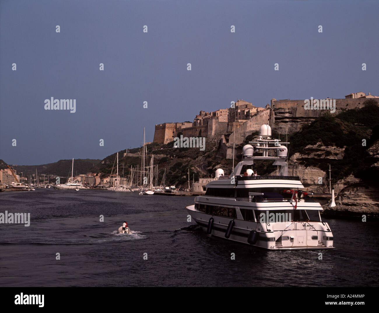 location yacht bonifacio