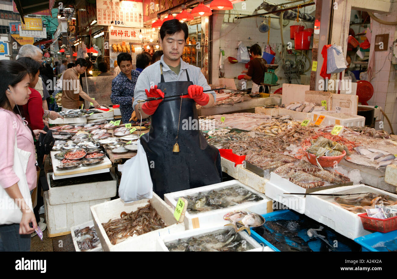 Live fish market hires stock photography and images Alamy