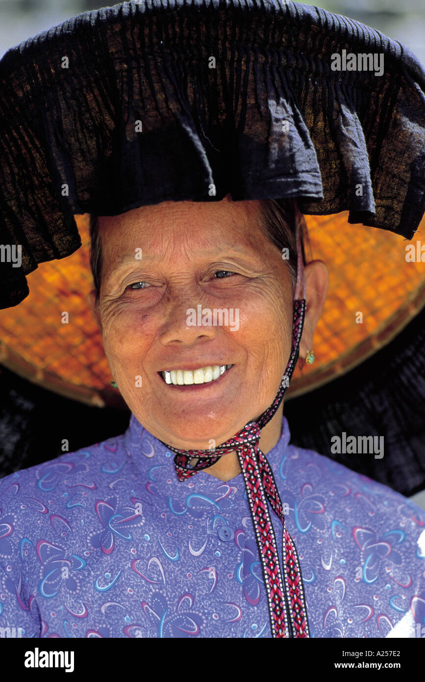 Hakka women hi-res stock photography and images - Alamy