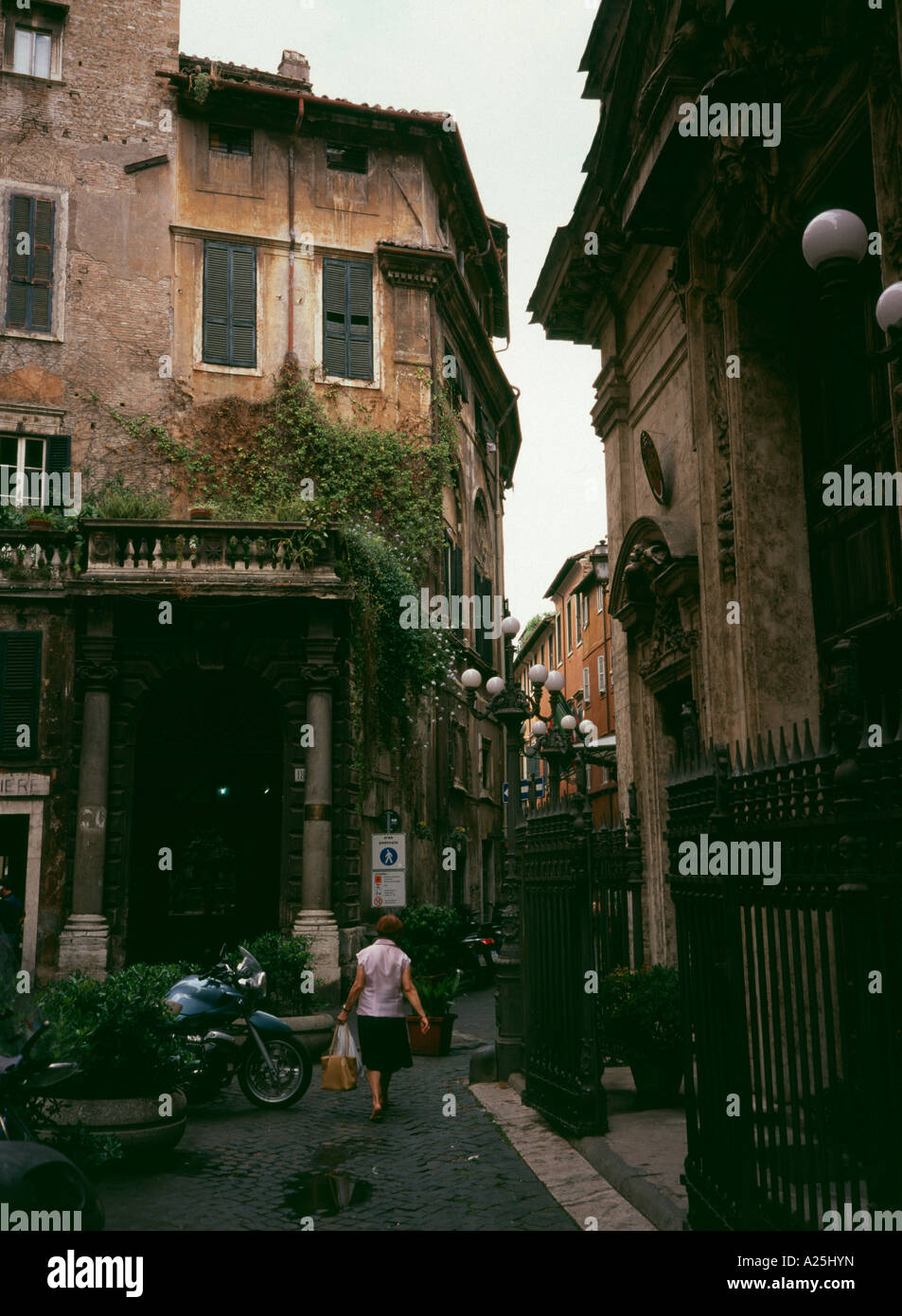 Backstreet in Rome, Italy Stock Photo - Alamy