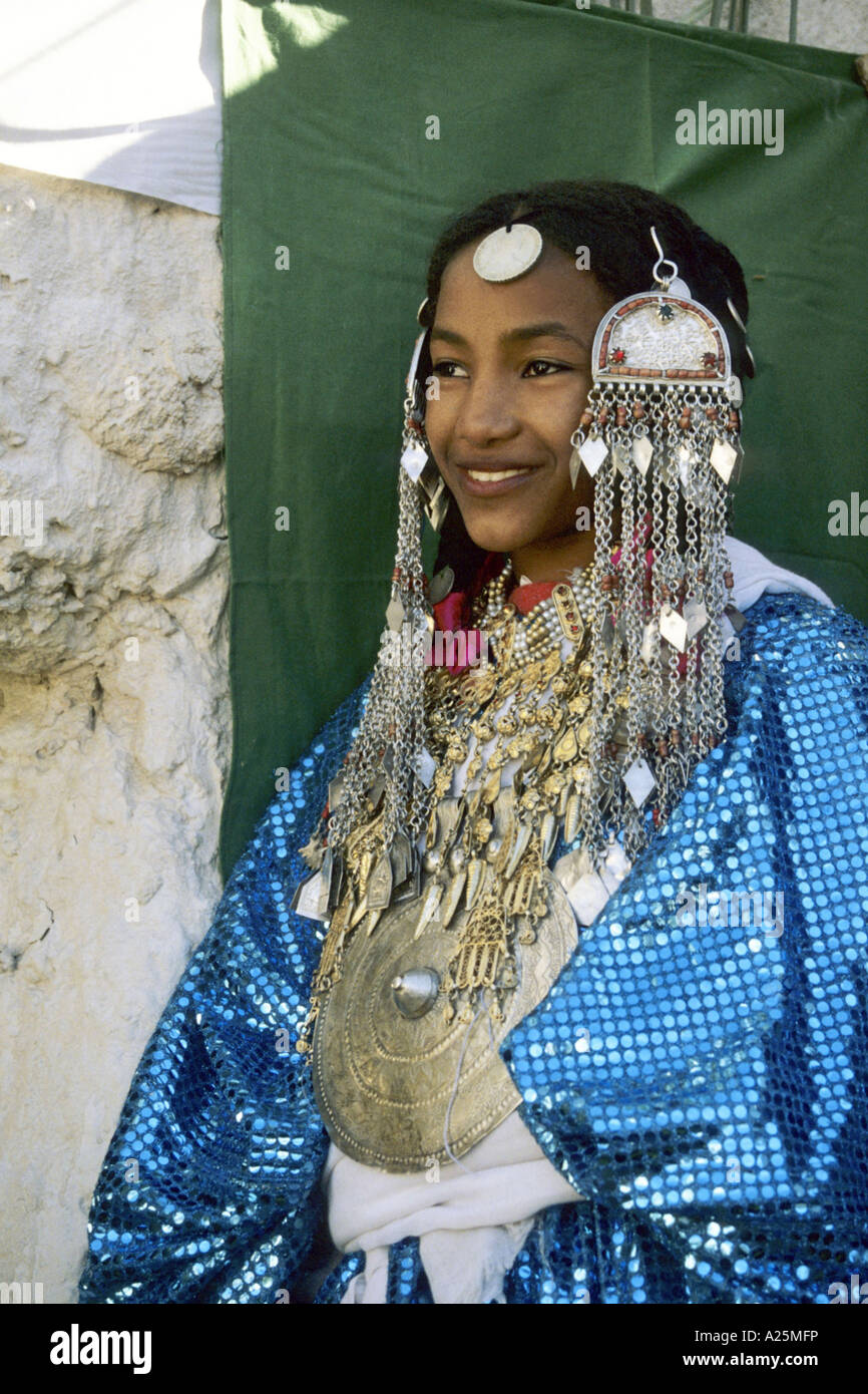 young Tuareg women with fashion, Libya, Ghatse Stock Photo