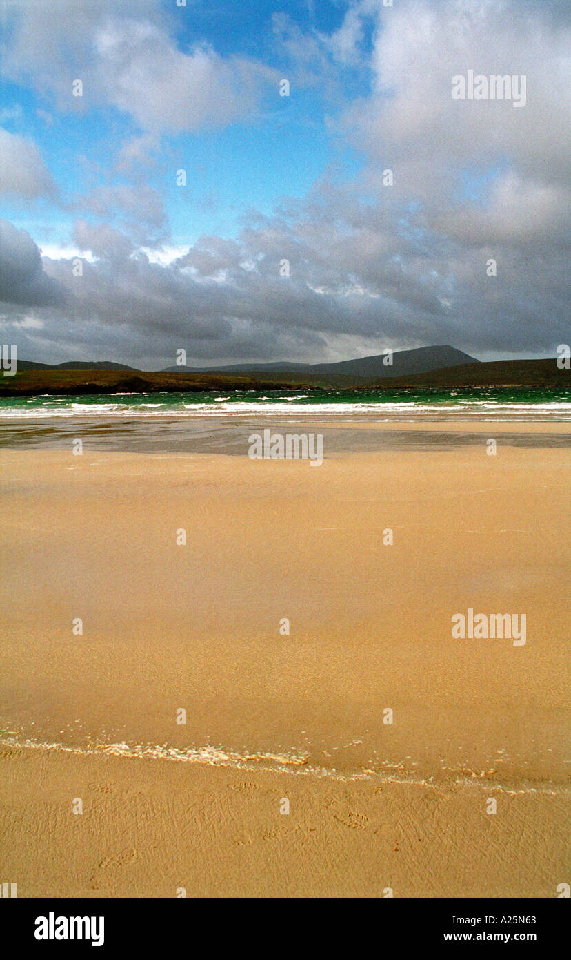 Blue sky with clouds over beach hi-res stock photography and images - Alamy