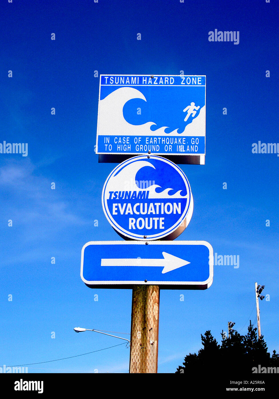 Tsunami zone sign oregon