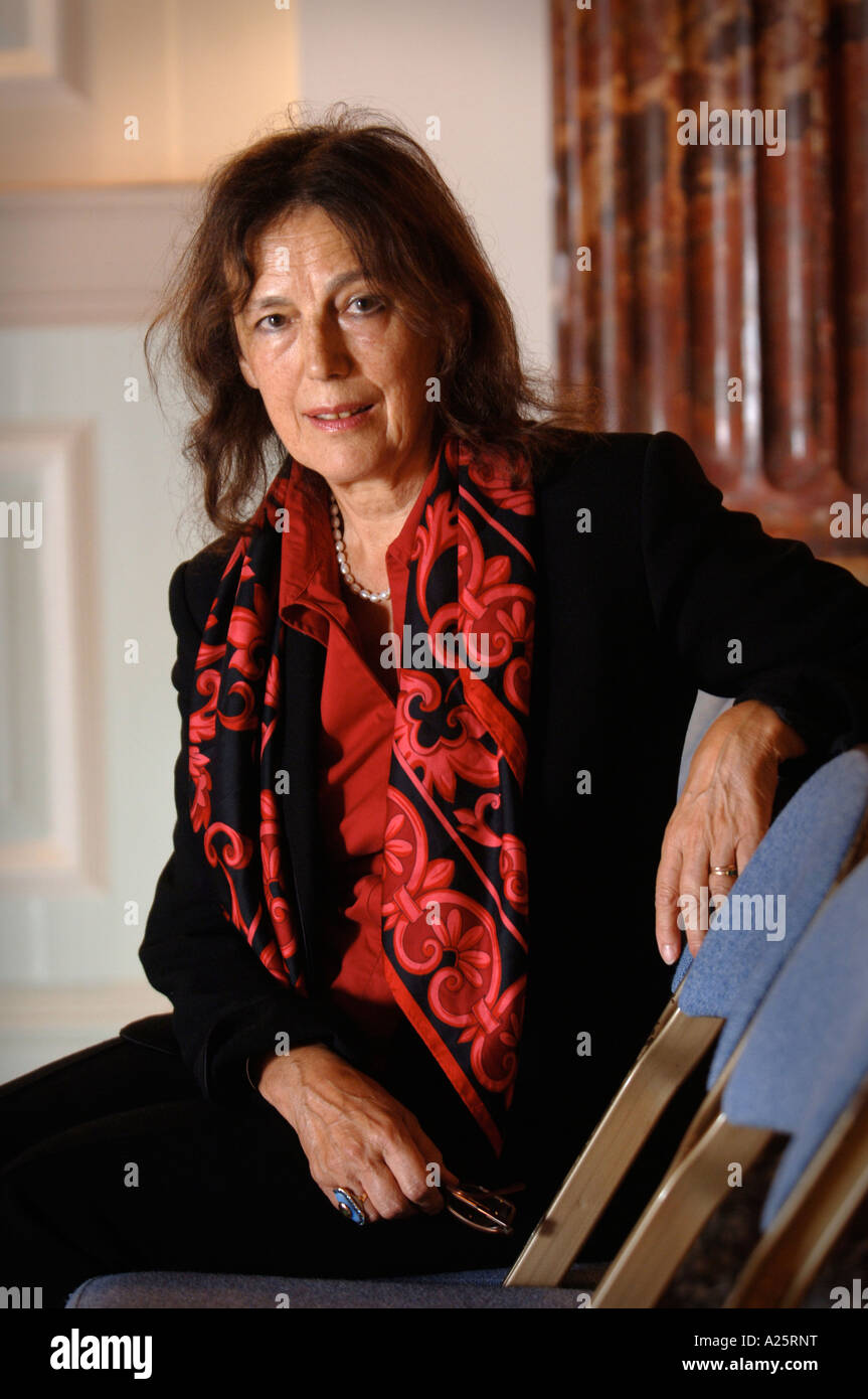 THE THOMAS HARDY BIOGRAPHER CLAIRE TOMALIN OCT 2006 Stock Photo