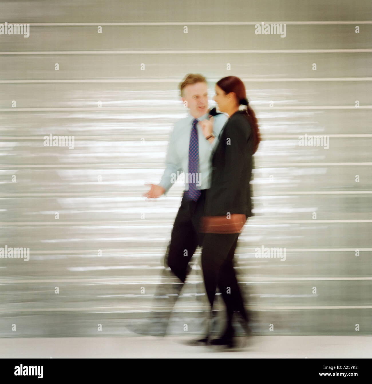 Man woman talking eyes contact hi-res stock photography and images - Alamy