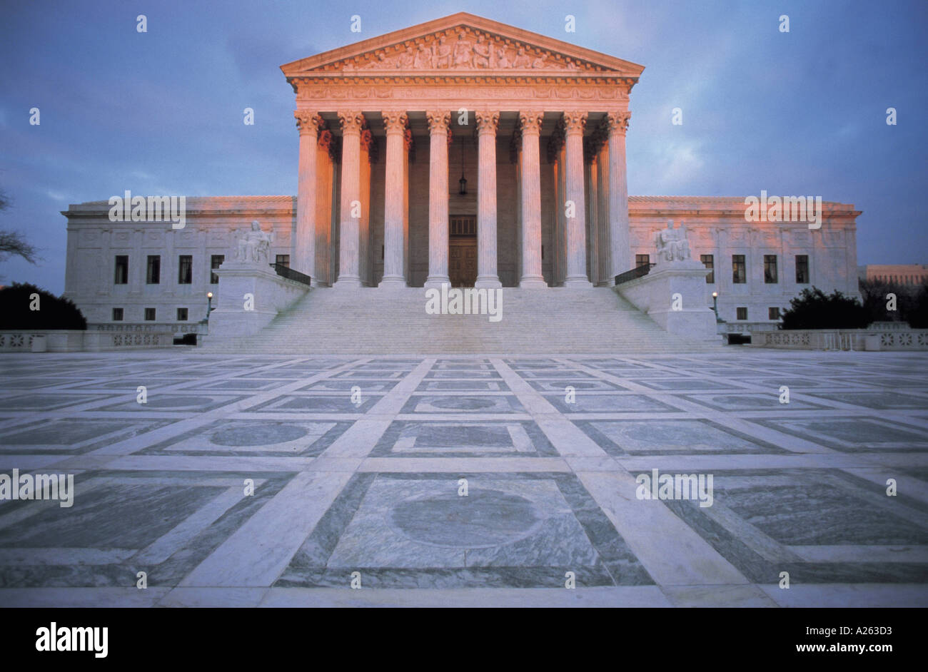 FRONT OF SUPREME COURT WASHINGTON DC USA Stock Photo Alamy FRONT OF SUPREME COURT WASHINGTON DC USA Stock Photo Alamy