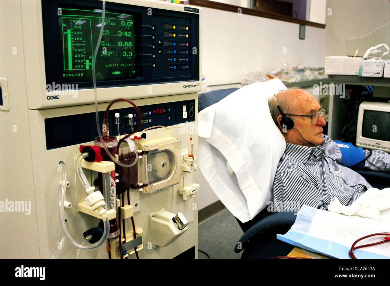 Patient on kidney dialysis hires stock photography and images Alamy