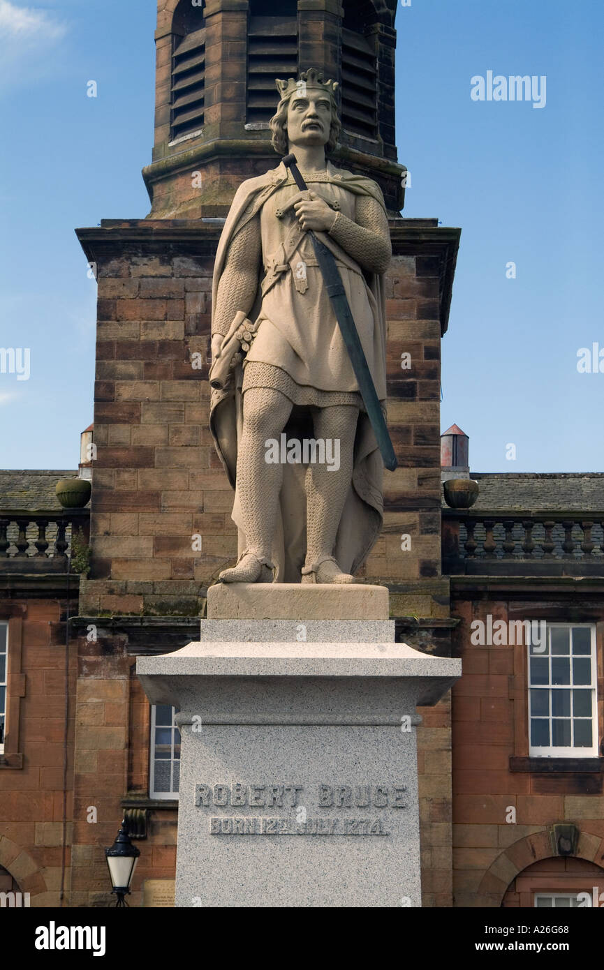 statue of Robert the Bruce outside the town hall Lochmaben Dumfrieshire Scotland UK Stock Photo