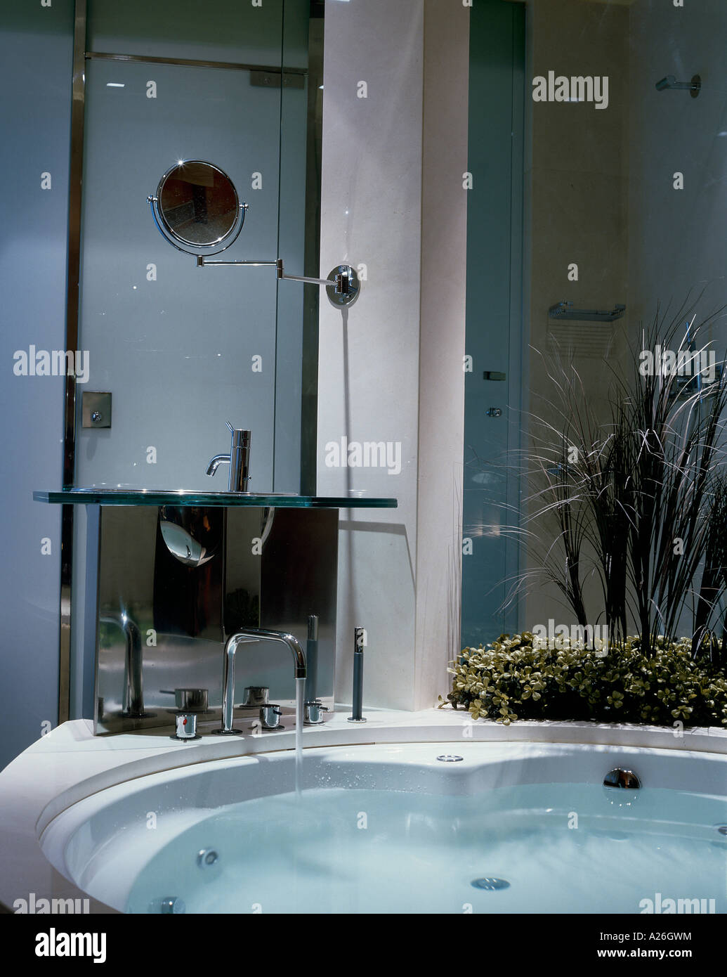 View of water filling up in a bathtub Stock Photo Alamy