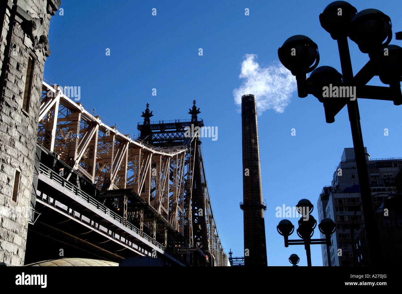 Queensbrorough bridge hires stock photography and images Alamy