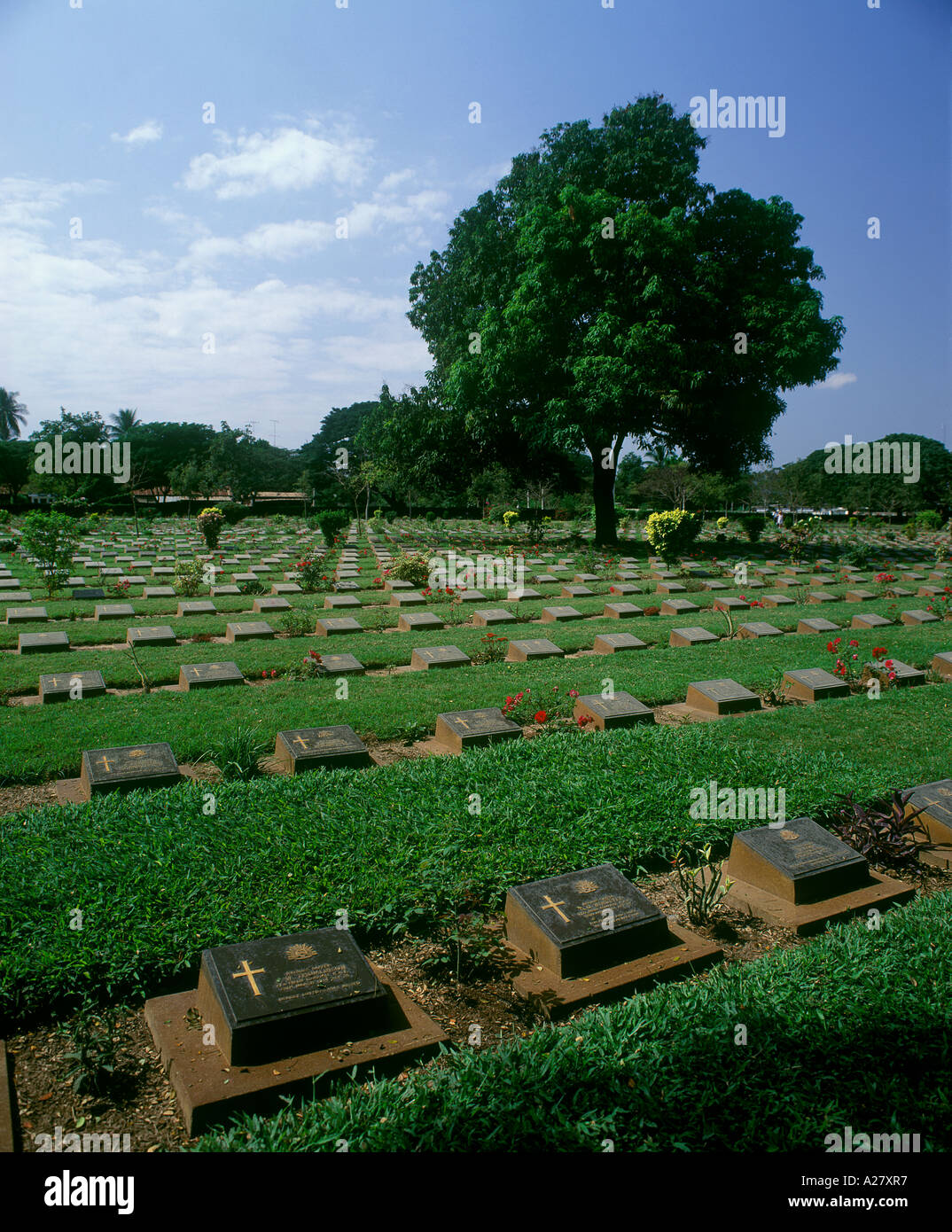 Allied soldiers WW2 graveyard at Kanchaniburi Thailand location of the Bridge on the River Kwai Stock Photo