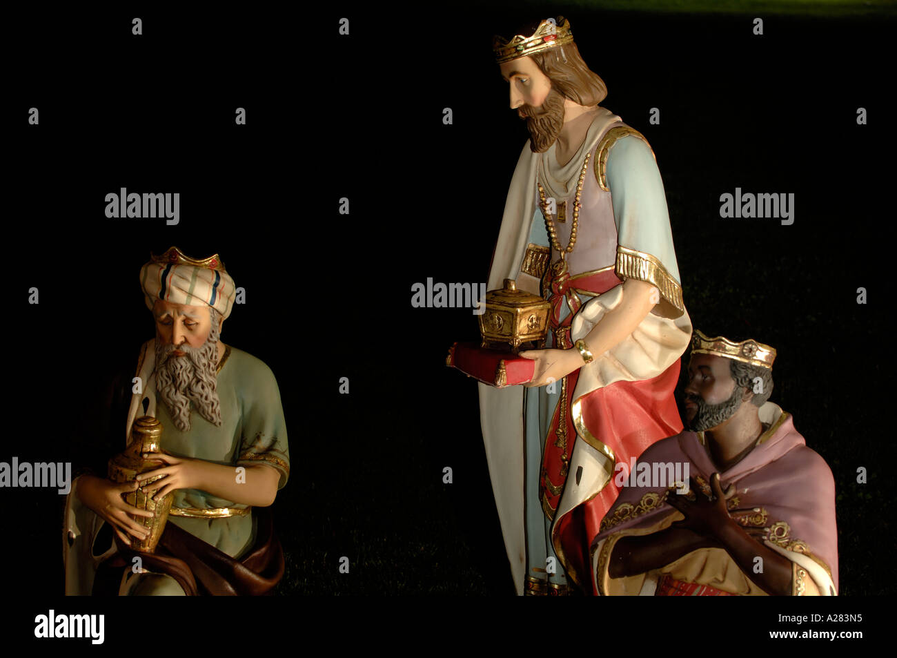 Nativity Scene Statues Stock Photo Alamy