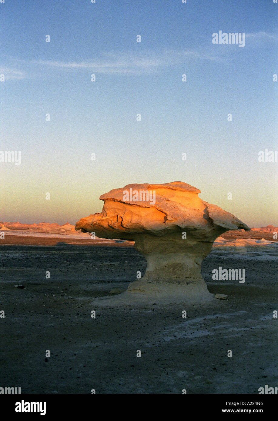 White desert egypt sleep hi-res stock photography and images - Alamy