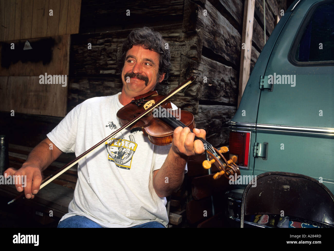 Fiddle player at the Fiddle Festival in Weiser, Idaho Stock Photo Alamy