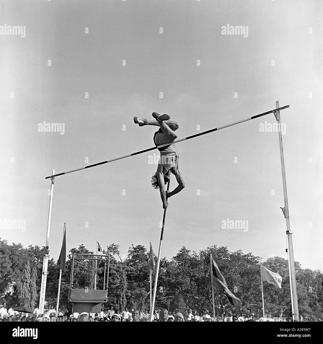 Pole vault Black and White Stock Photos & Images Alamy