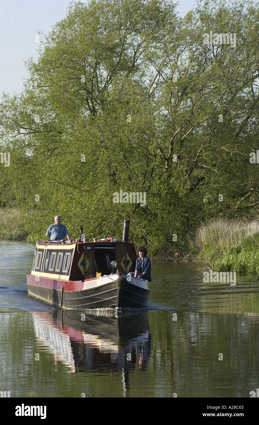 Canal narrow boat sailing hi-res stock photography and images - Alamy