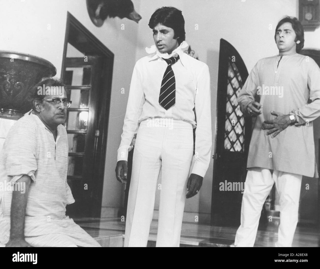 Indian Bollywood film star actor Amitabh Bachchan with Director Hrishikesh Mukherjee and actor Vinod Mehra India Stock Photo