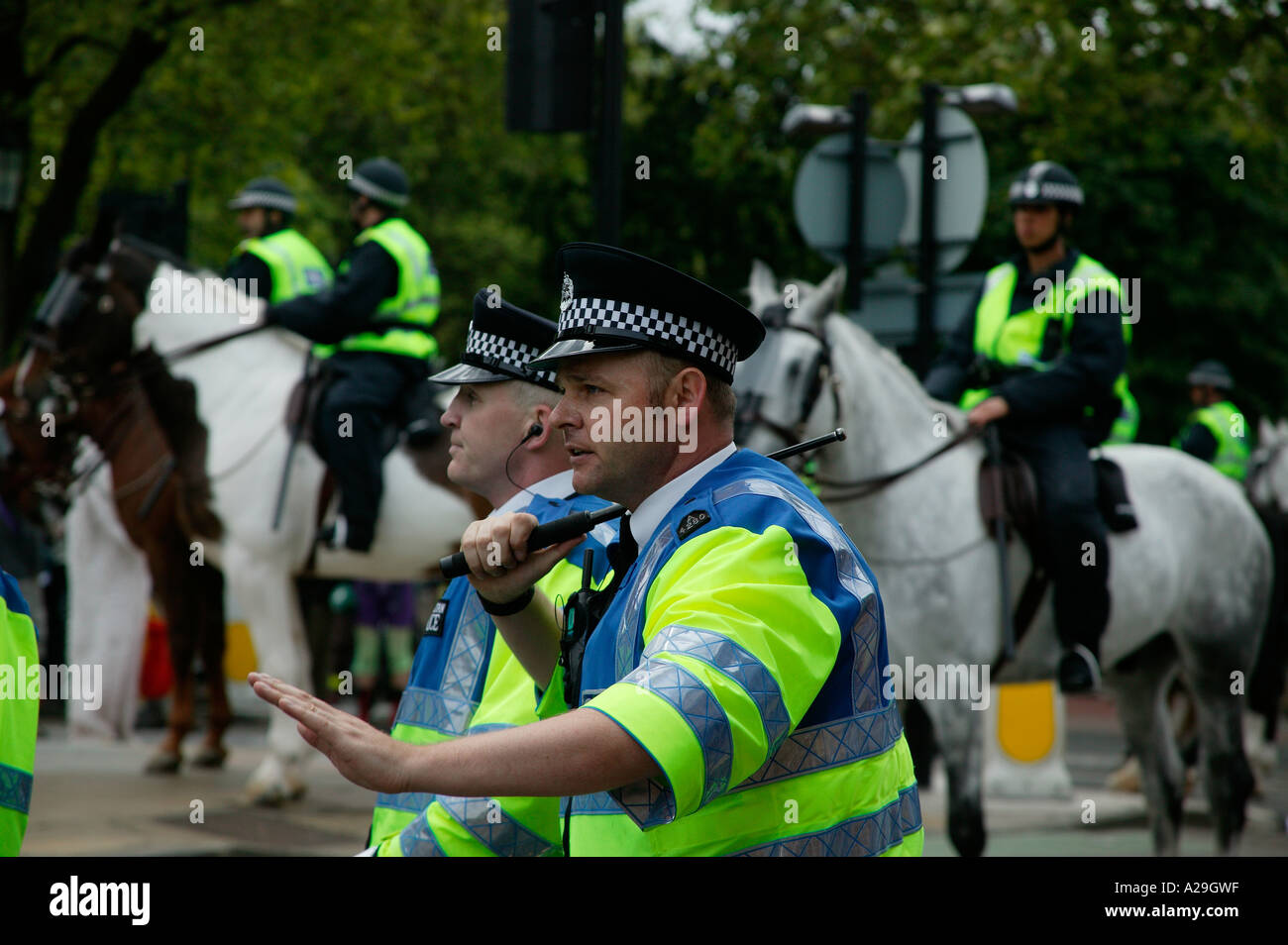 Police manage rioters at G8 summit in Edinburgh Scotland  2005 Stock Photo