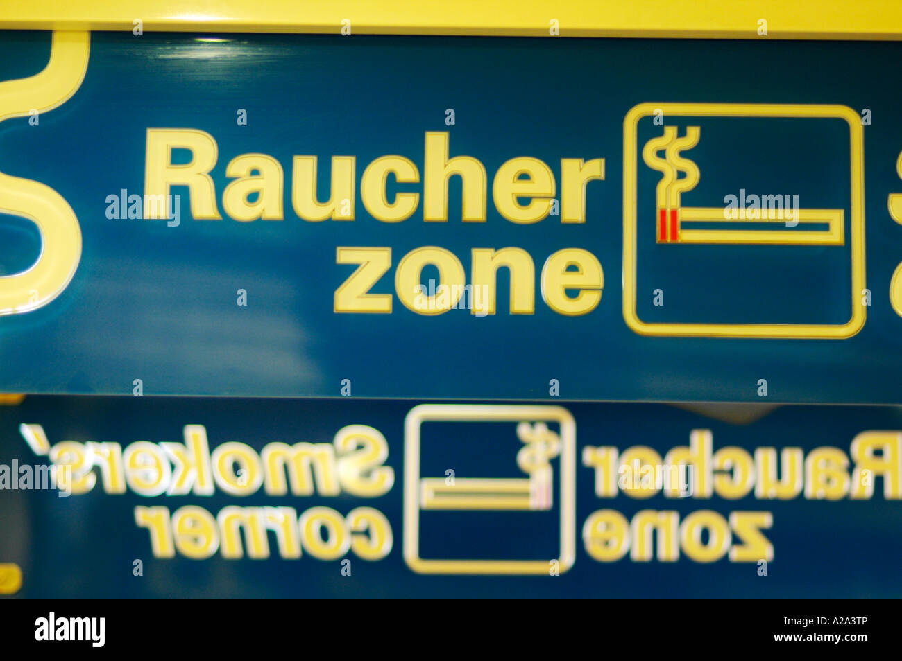 Sign, Smokers´ corner Stock Photo Alamy