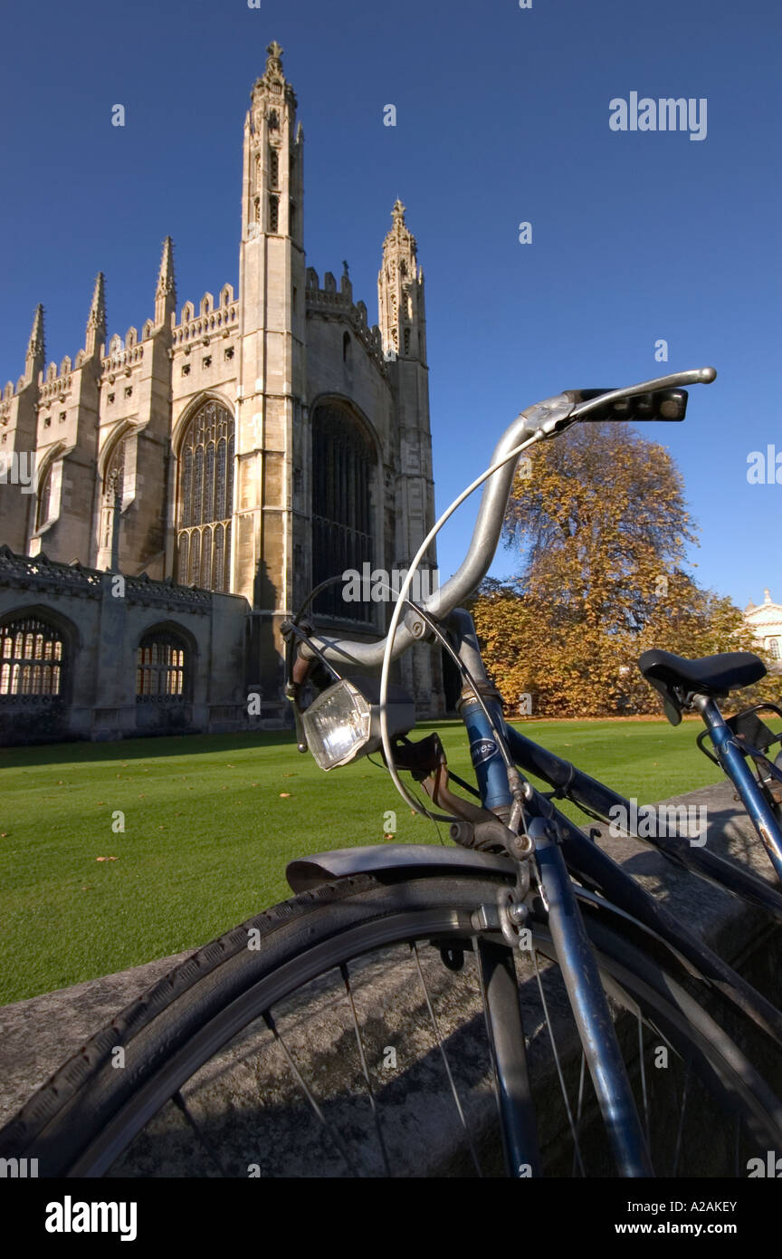 Cambridge student bike in front of Kings College Chapel, part of the University of Cambridge Stock Photo