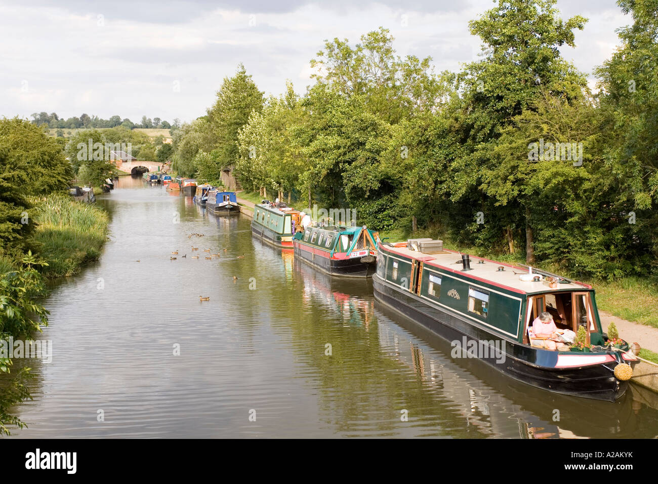 Stationary canal narrow boat boats hi-res stock photography and images ...