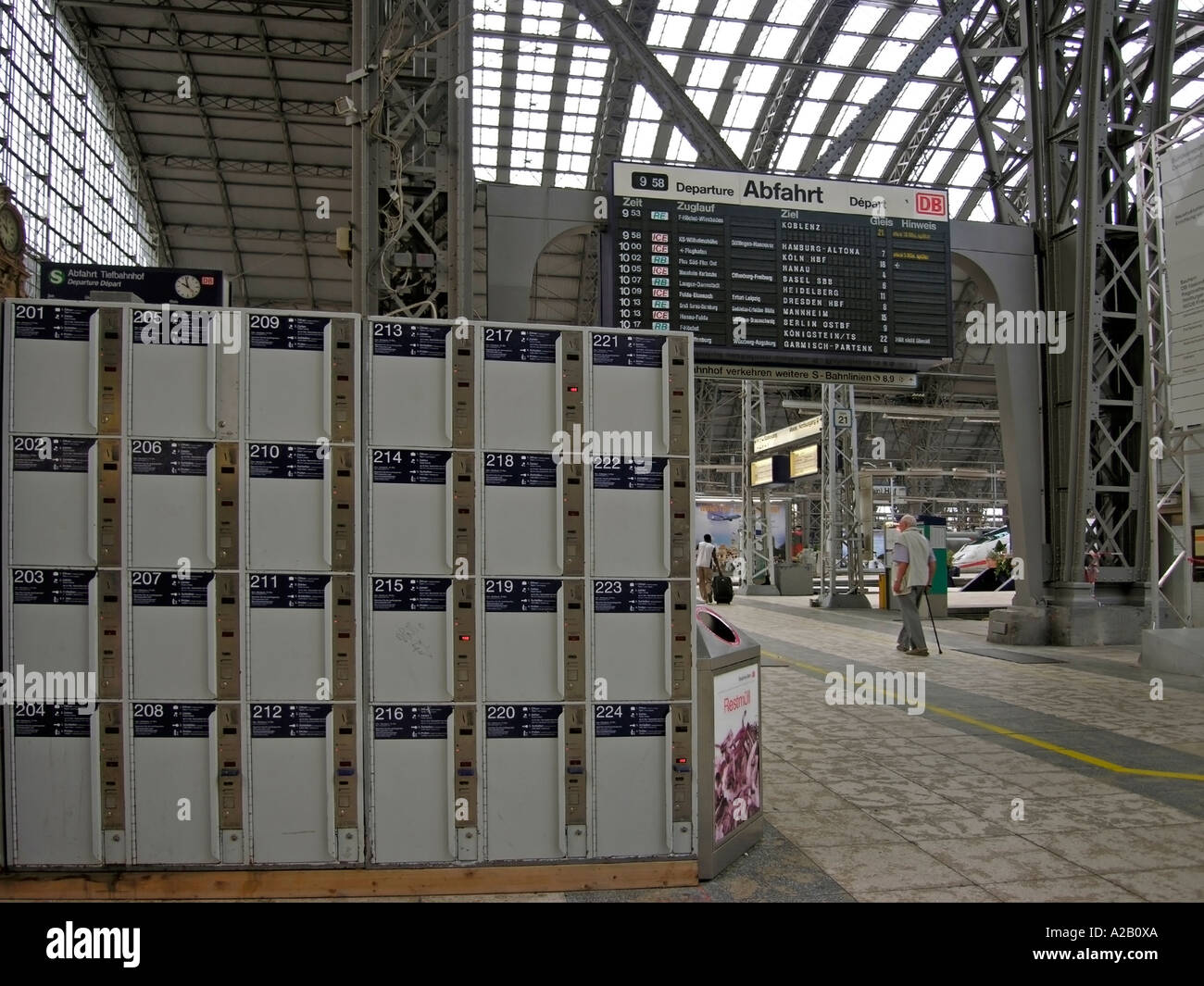 Lockers at frankfurt main station hi-res stock photography and images -  Alamy