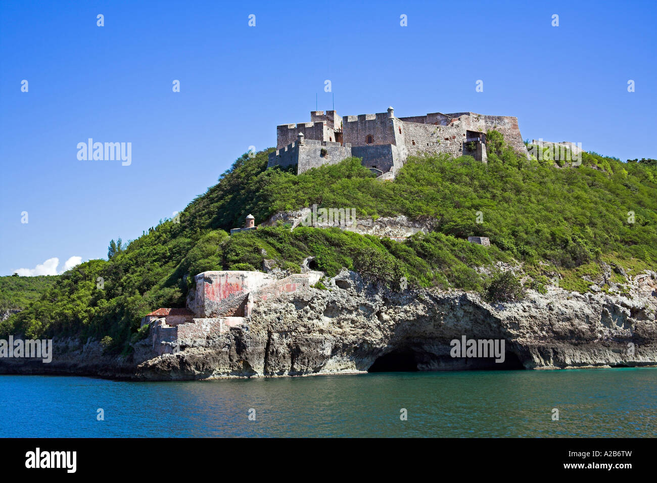 Resultado de imagen de castillo de san pedro de la roca cuba