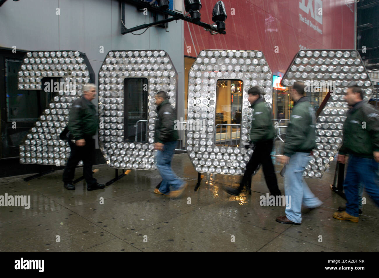 Tall City Delivery >> Workers Deliver The Seven Foot Tall Numeral 7 To Complete Tall City Delivery >> Workers Deliver The Seven Foot Tall Numeral 7 To Complete