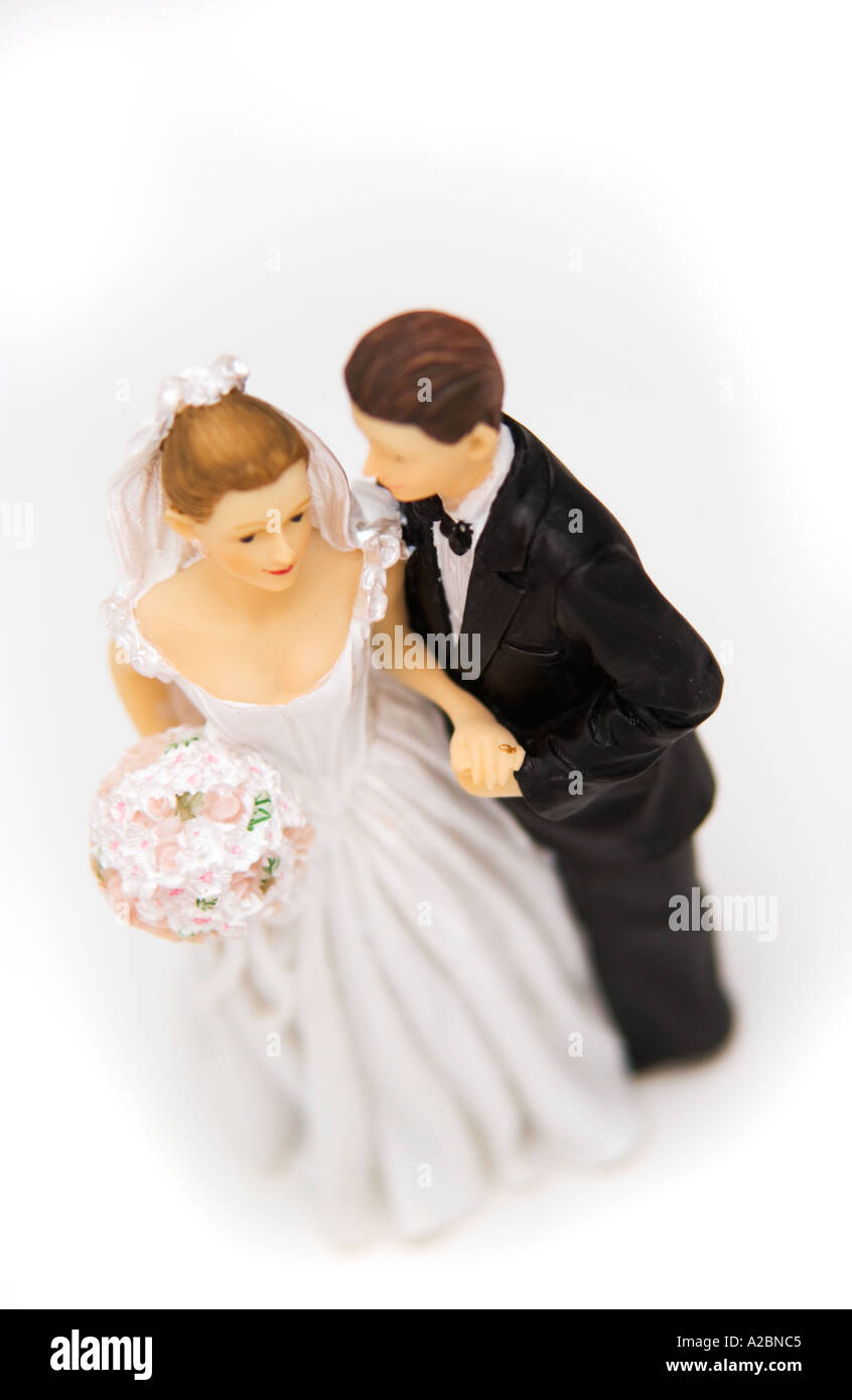 Bride and groom cake topper Stock Photo - Alamy