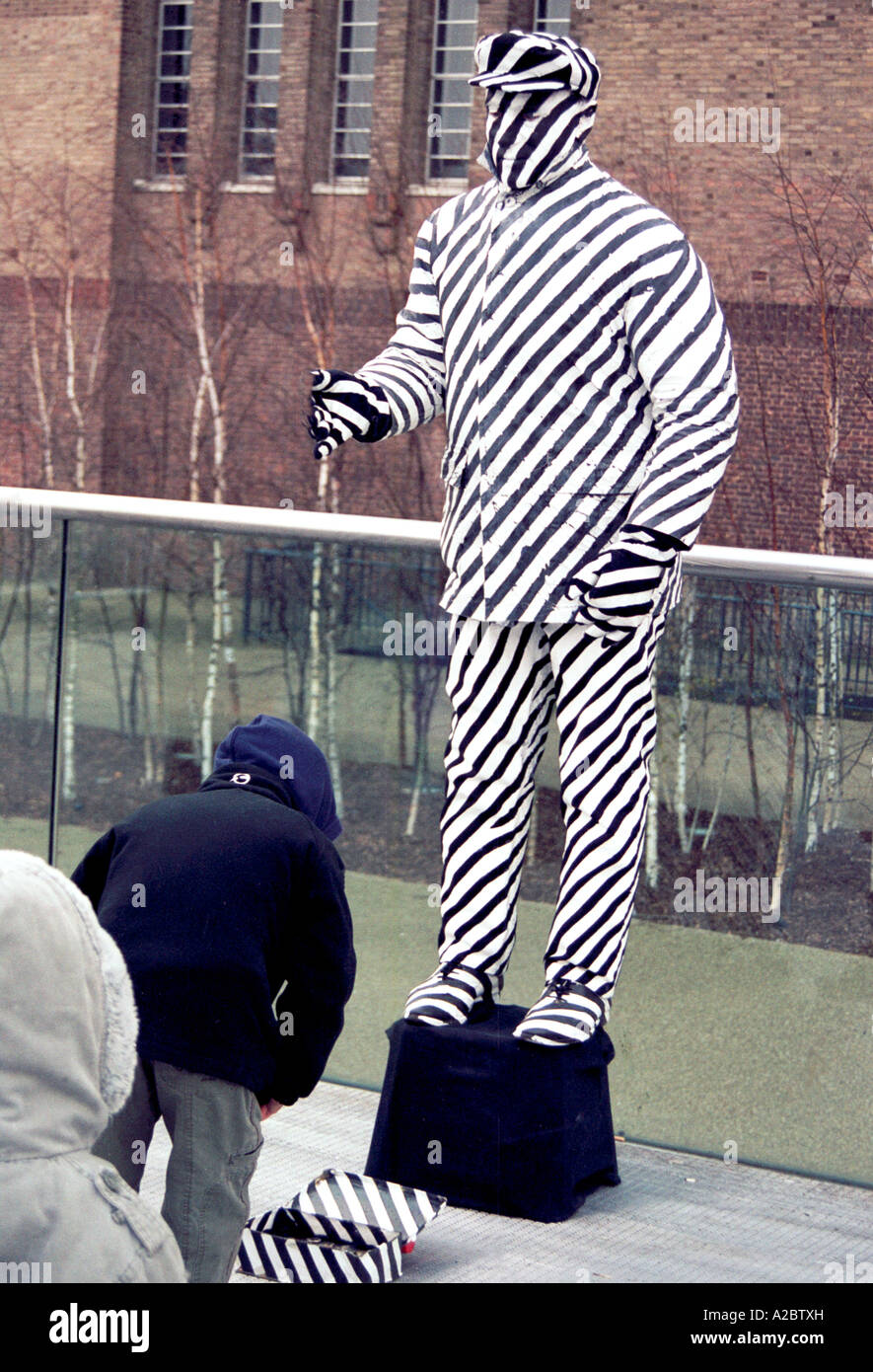 Living statue outside Tate Modern, London Stock Photo Alamy