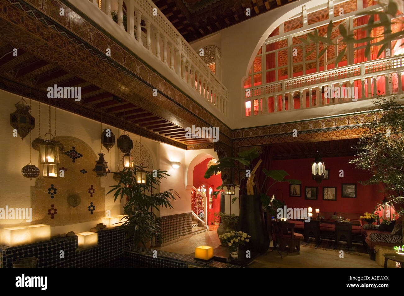 Courtyard decor of Terrasse des Oliviers traditional restored ...