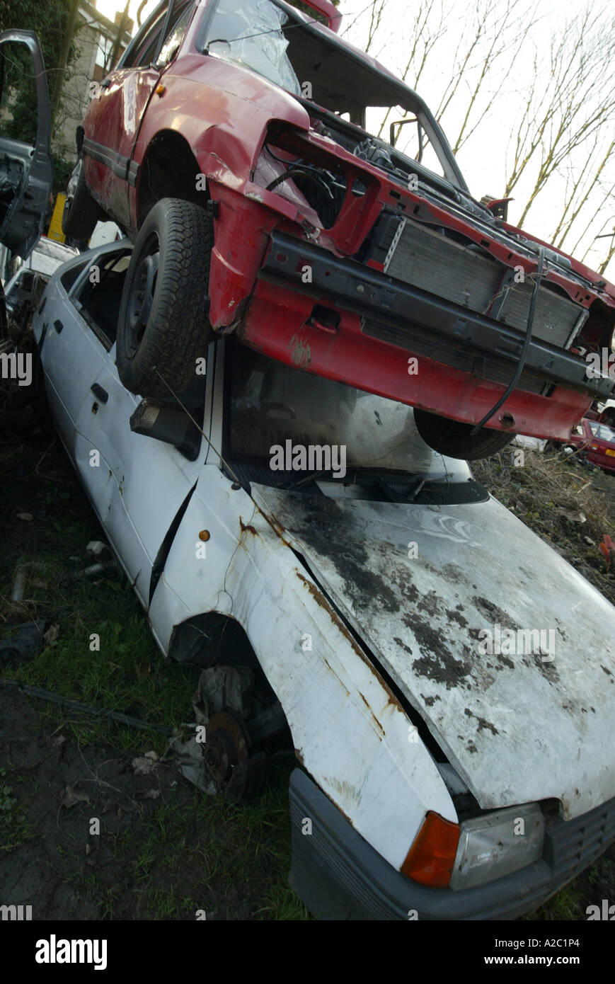 Abandoned car east london hi-res stock photography and images - Alamy
