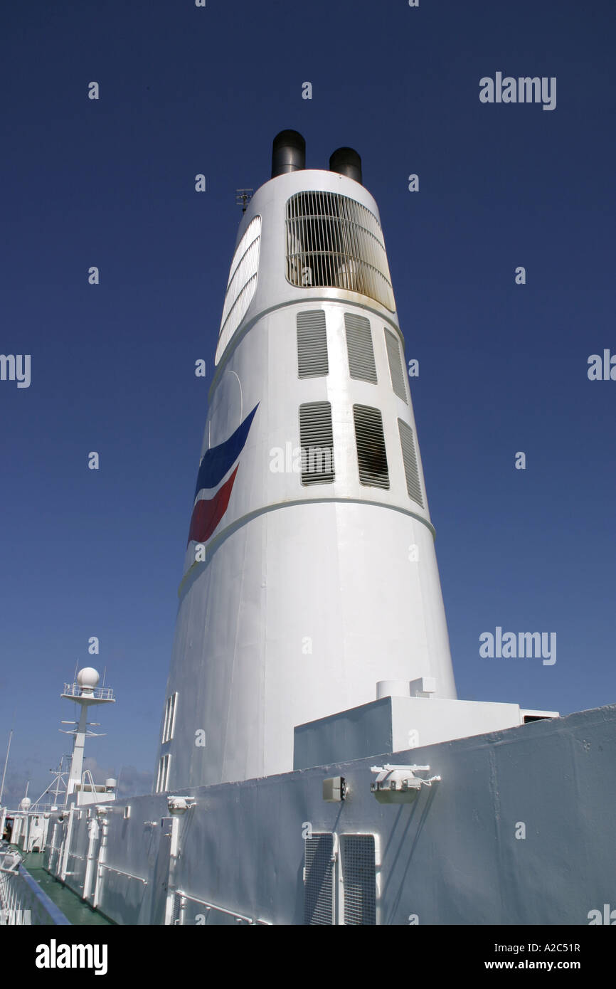 Blue funnel ship hi-res stock photography and images - Alamy