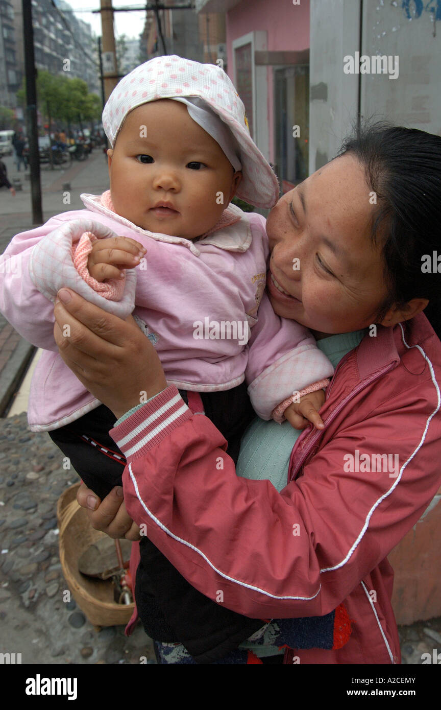 Mother and child, Yichang China Stock Photo - Alamy
