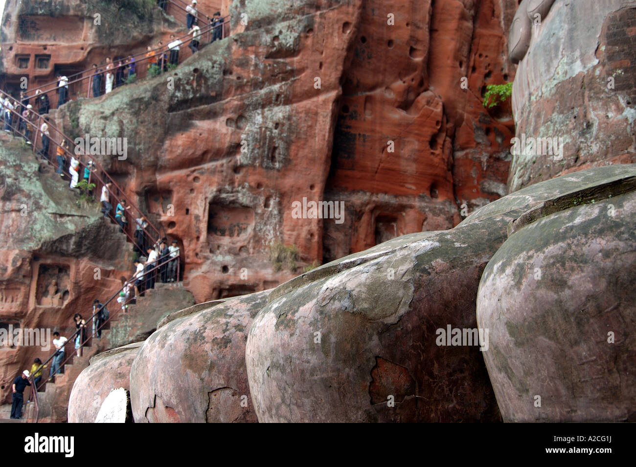 Visitors decending to the feet of the Grand Buddha, Leshan China Stock Photo