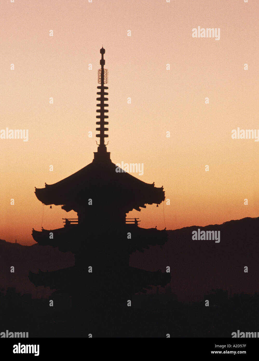 Sunset by the yasaka pagoda hi-res stock photography and images - Alamy